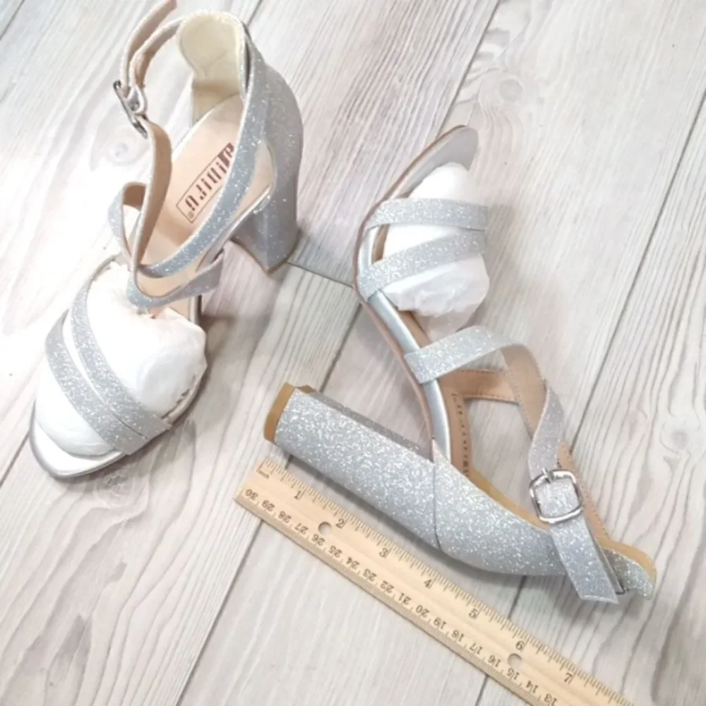 (21-3549) IDIFU Women's Chunky High Heel Sandal Sz 5.5
